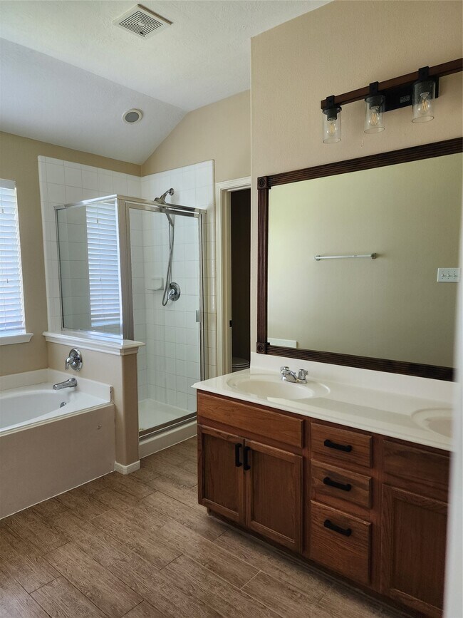 Building Photo - 8006 Indian Desert Dr