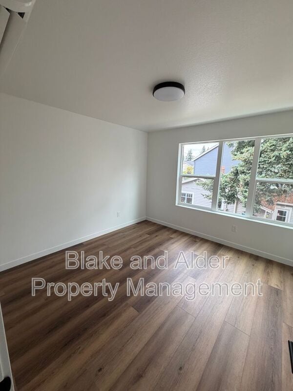 Building Photo - 3522 NE 44th Ave
