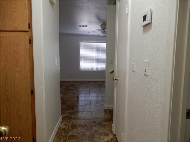 Building Photo - 42 Belle Essence Ave