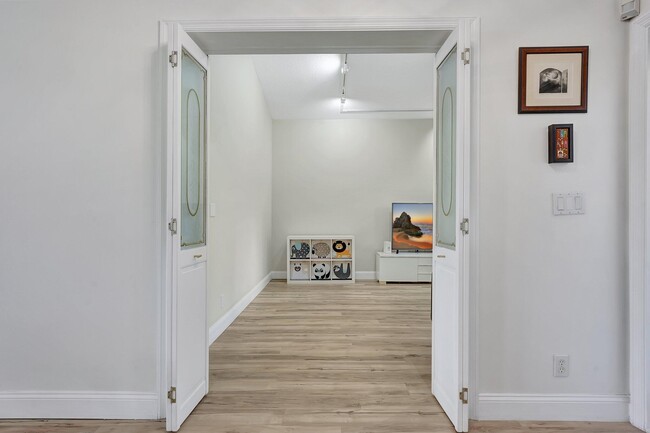 Building Photo - 5035 NW 57th Way
