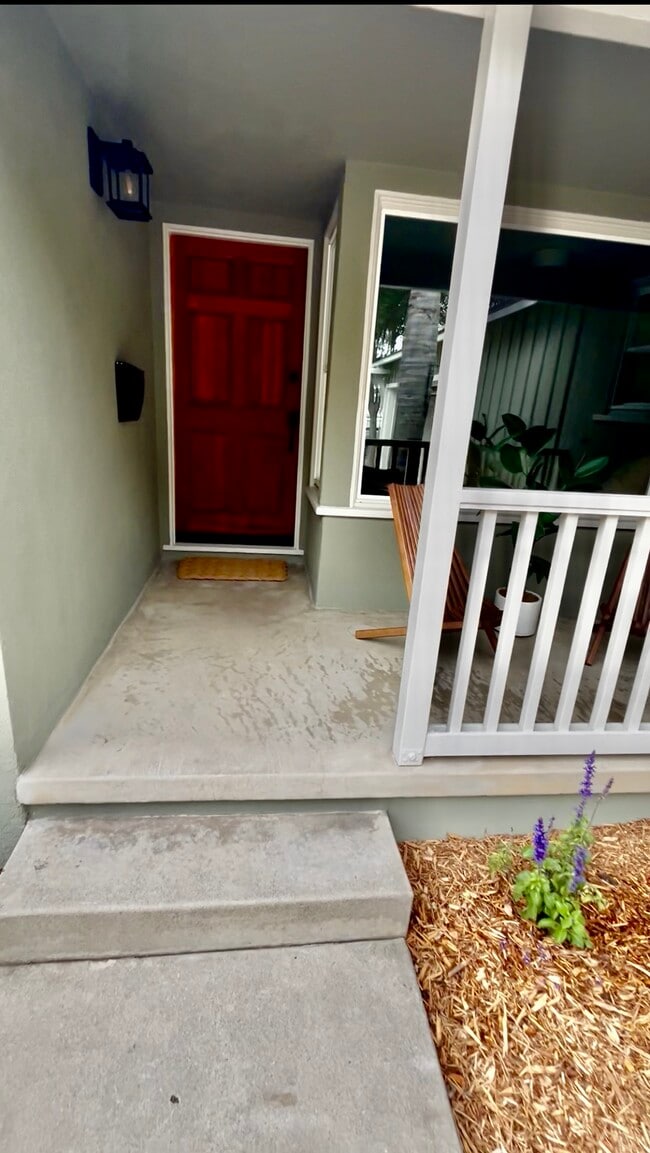 Building Photo - 6945 Cedros Ave