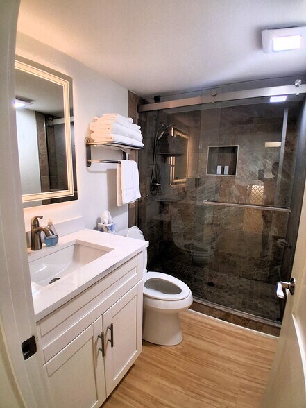 Building Photo - 19 Whispering Sands Dr