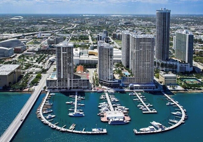 Building Photo - 1717 N Bayshore Dr