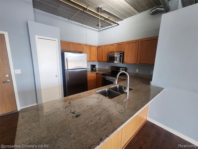 Building Photo - 66 Winder St