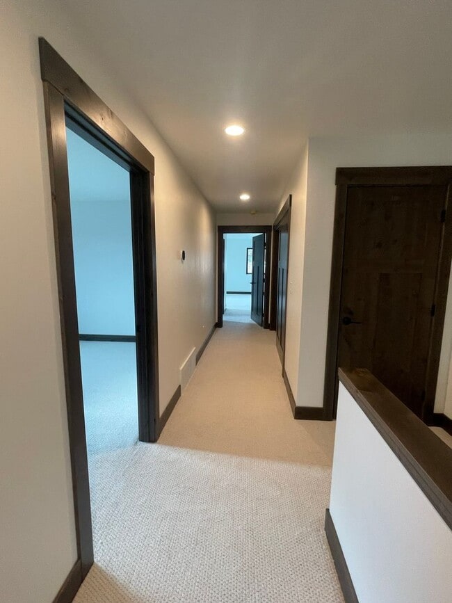 Building Photo - Whitefish Landing Town House