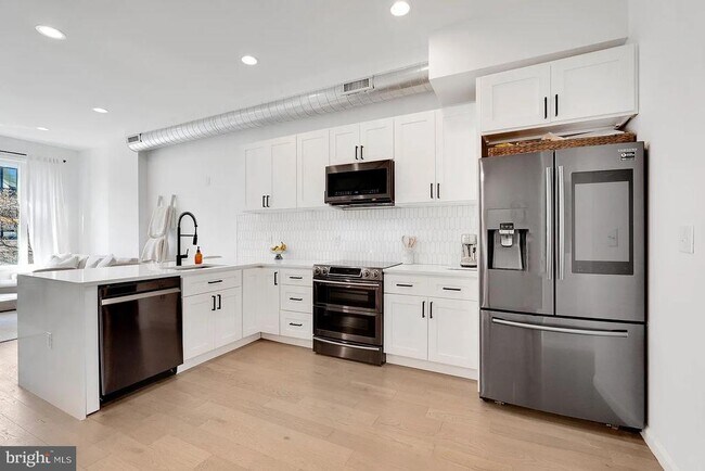 Building Photo - 709 N 19th St