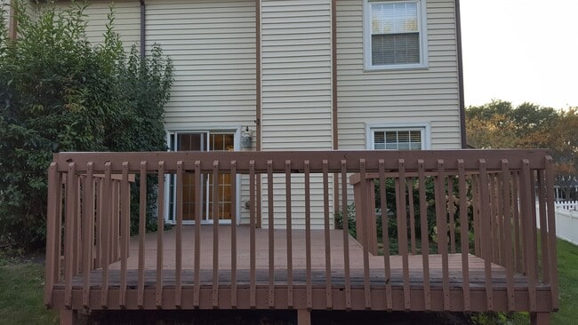 Building Photo - 1722 Ranchview Dr