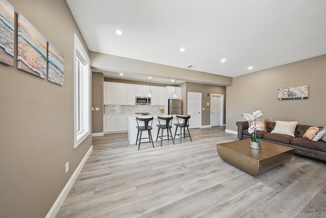 Building Photo - 7 Giada Ln