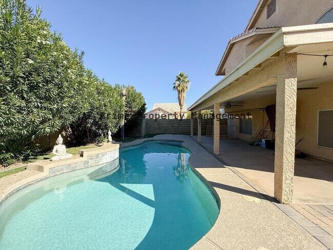 Building Photo - 4642 E Towne Ln