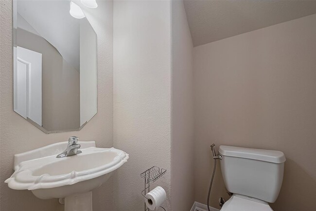 Building Photo - 26027 Chapman Falls Dr