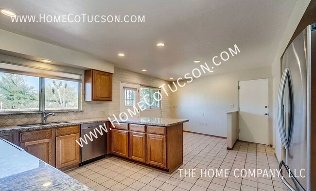 Building Photo - 525 W Orango Pl