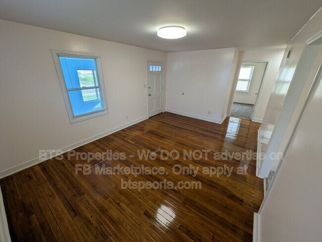 Building Photo - 906 S Tonti Cir