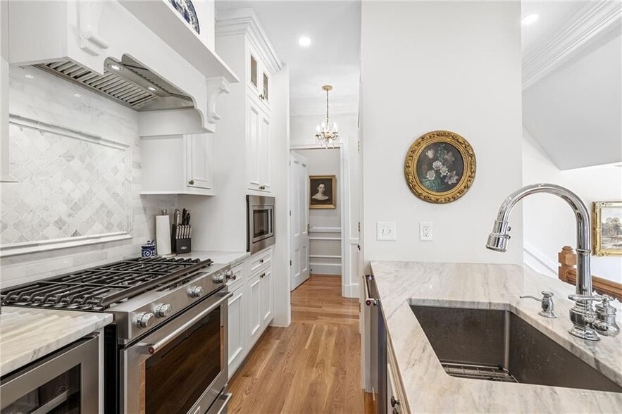 Building Photo - 541 Bellevue Ave