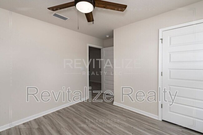 Building Photo - 22360 Aleutian Ave