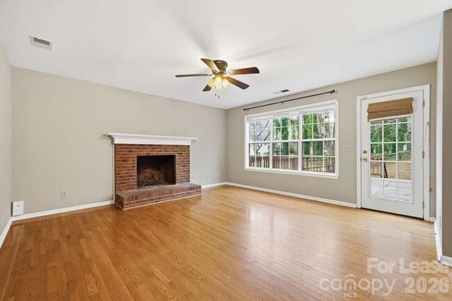 Building Photo - 2717 Bathgate Ln