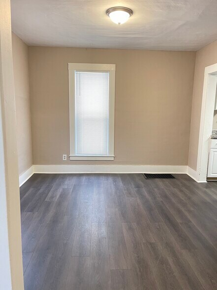 Building Photo - 16 Victory Ct