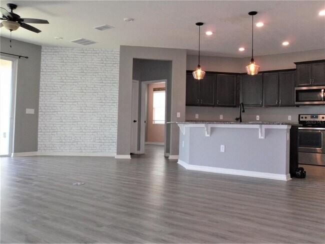 Building Photo - 10638 Laguna Plains Dr