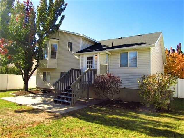 Building Photo - 1102 N 2675 W