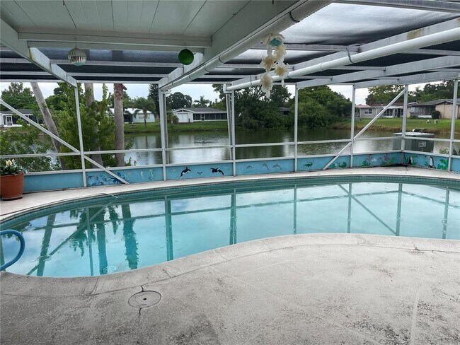Building Photo - 7403 Populus Dr