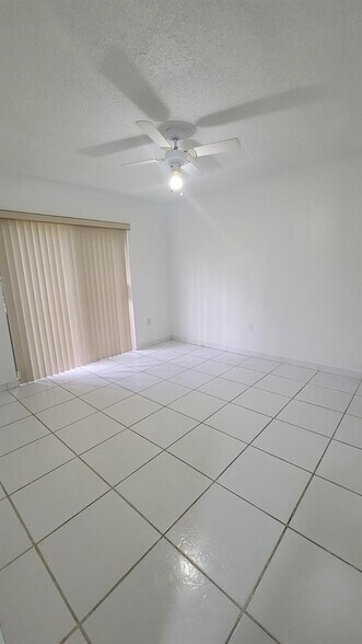 Building Photo - 6882 NW 173rd Dr