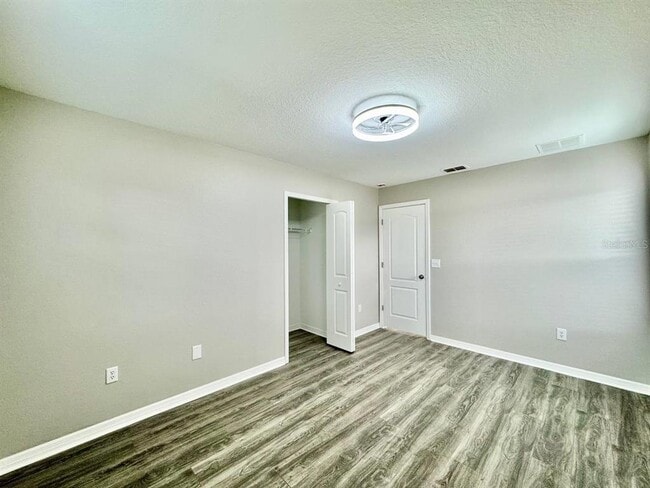 Building Photo - 12534 Chenwood Ave