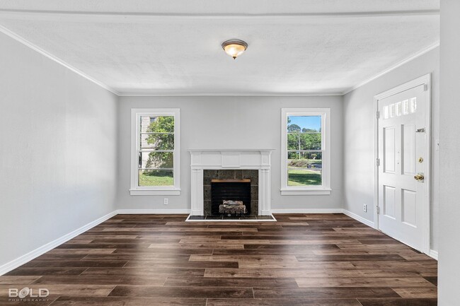 Building Photo - 134 E Herndon St