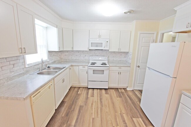 Building Photo - 401 Windridge Dr