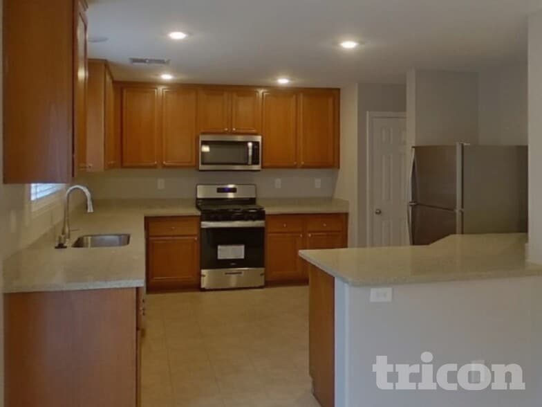 Building Photo - 9358 Shawnee Mission Ave