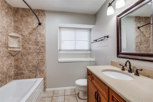 Building Photo - 3814 Drakestone Ave