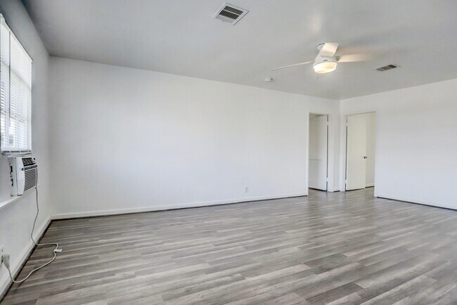 Building Photo - 3446 Blodgett St