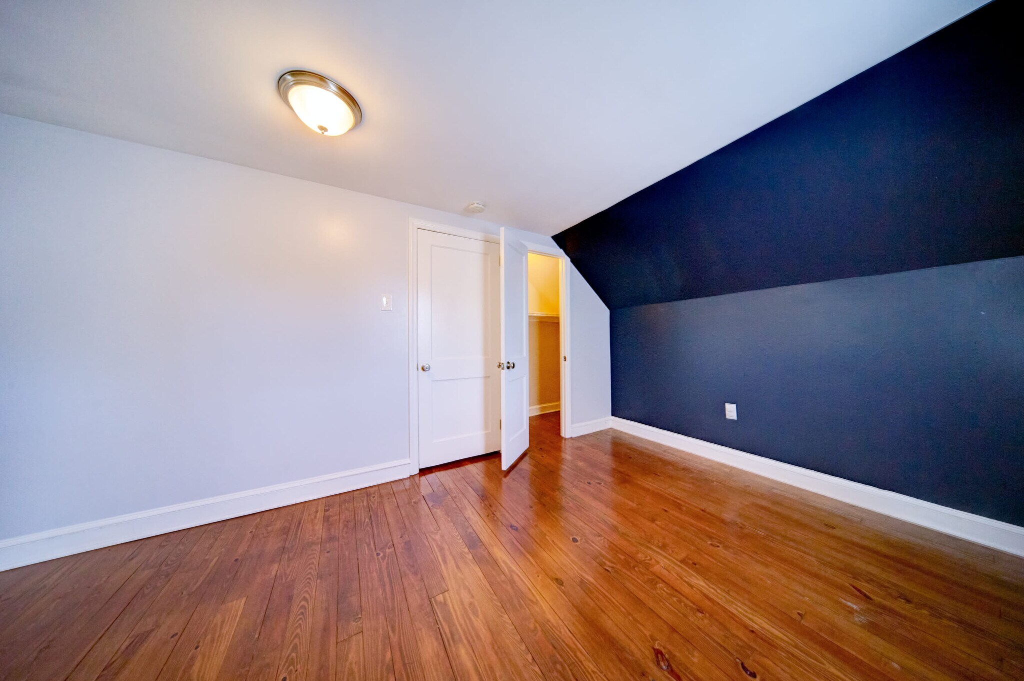 Guestroom 2 - 1604 Clearview Rd