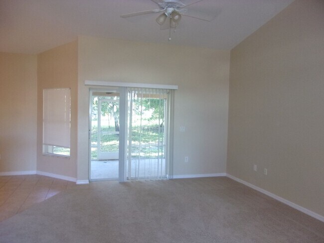 Building Photo - Centrally Located 3 Bedroom Single Family Home