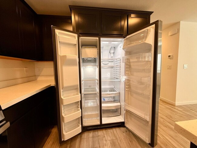 Building Photo - 4 BED 3 BATH 2 CAR GARAGE TOWNHOUSE + LOFT ON CORNER LOT w/ BALCONY