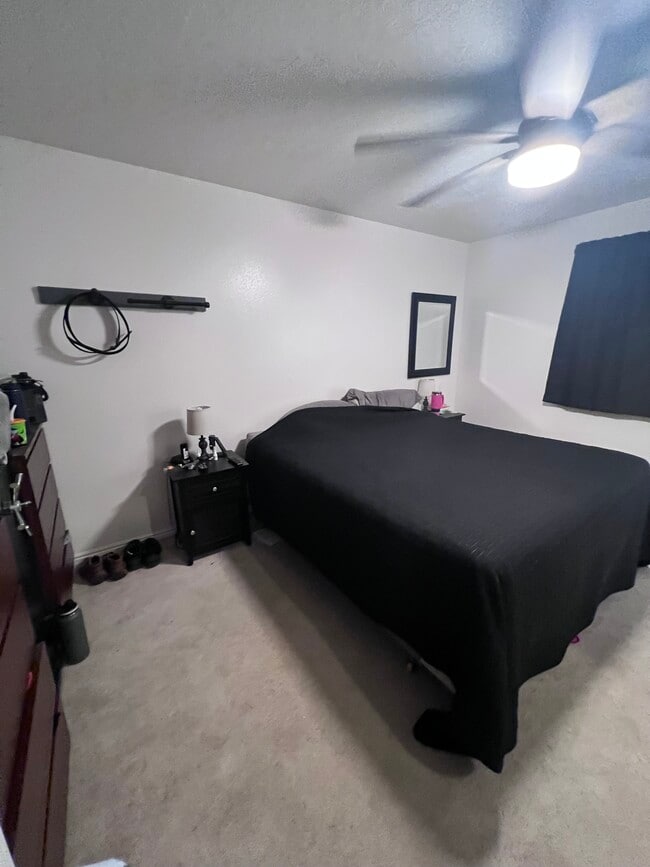 Building Photo - 841 Wildrose Ln