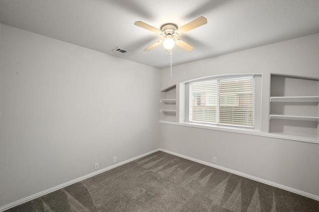 Building Photo - 4802 Oakview Dr