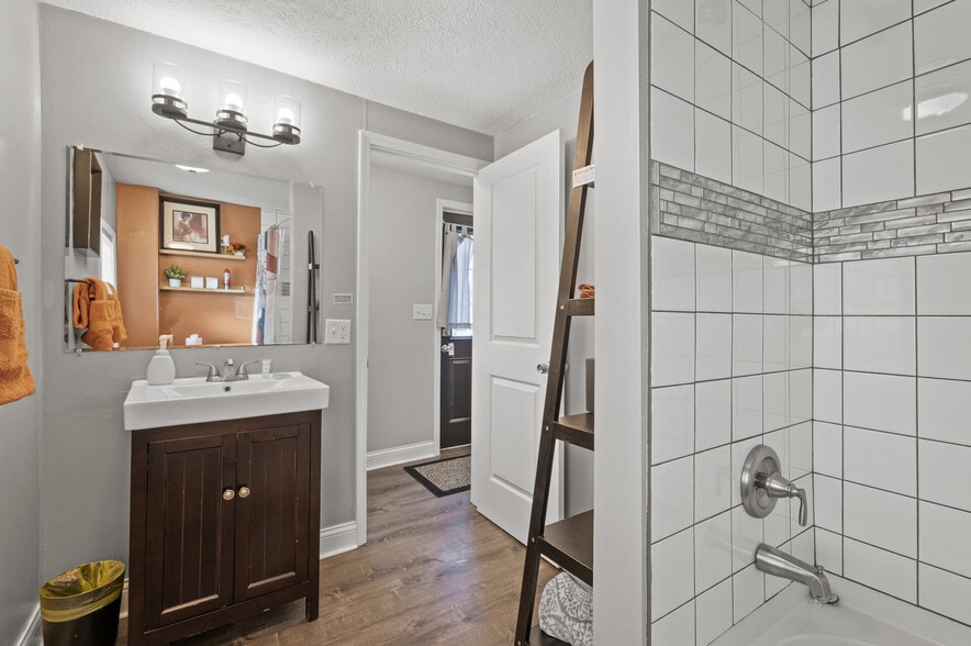 Building Photo - 771 Buffalo St