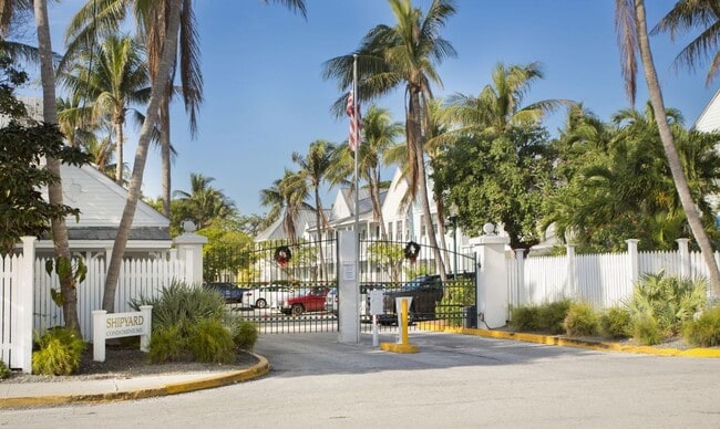Building Photo - Rare Summer-Fall Rental Opportunity in the...