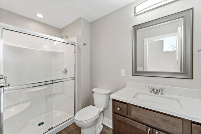 Building Photo - $1,000 MOVE-IN CREDIT!