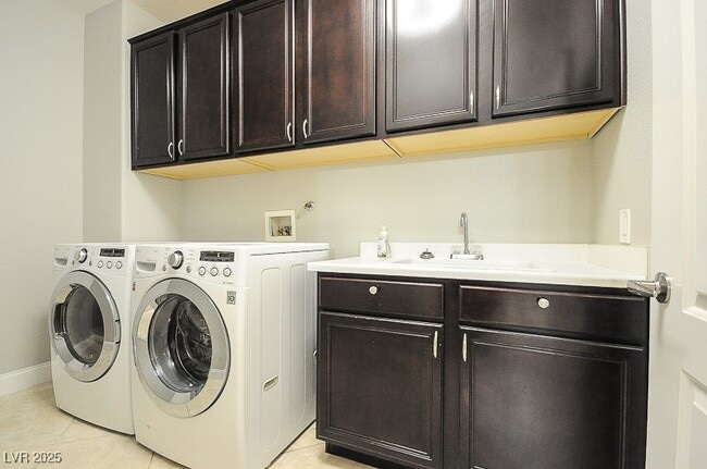 Building Photo - 9129 Eagle Ridge Dr