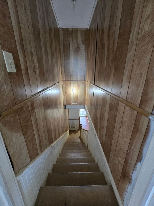 Building Photo - 403 W Hampton Ave