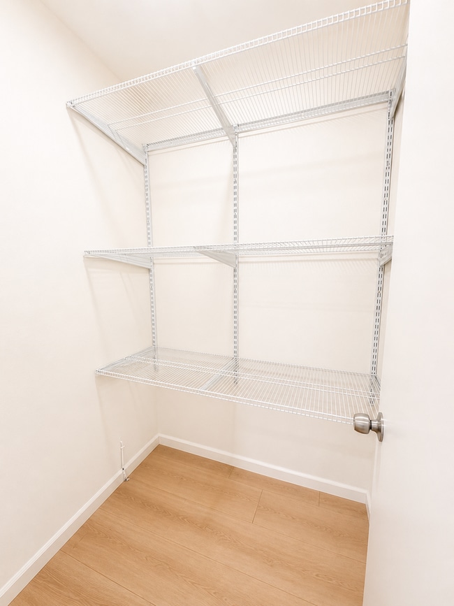 Building Photo - Townhome has been remodeled top to bottom, everything brand new!