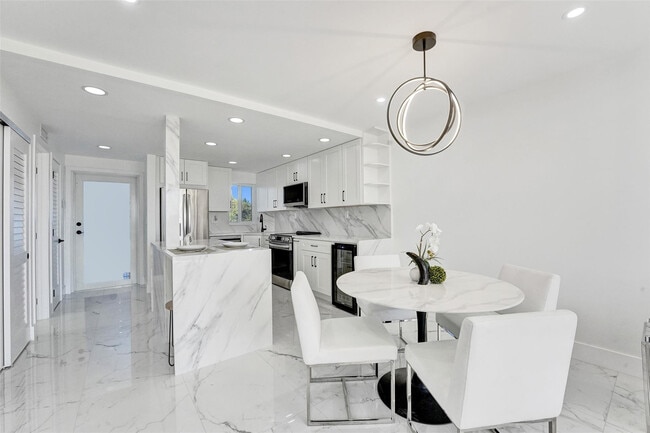 Building Photo - 8900 Washington St