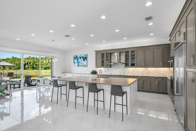 Building Photo - 19863 Meadowside Ln