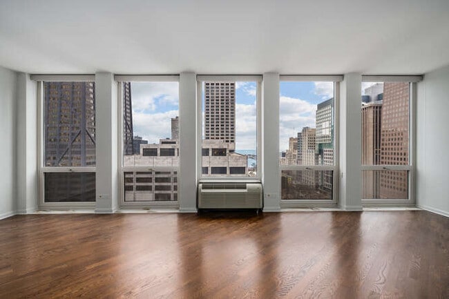 Building Photo - 111 E Chestnut St