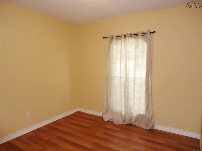 Building Photo - 6018 Van Dorn Dr