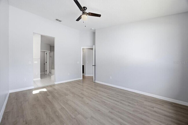 Building Photo - 102 Mango Dr
