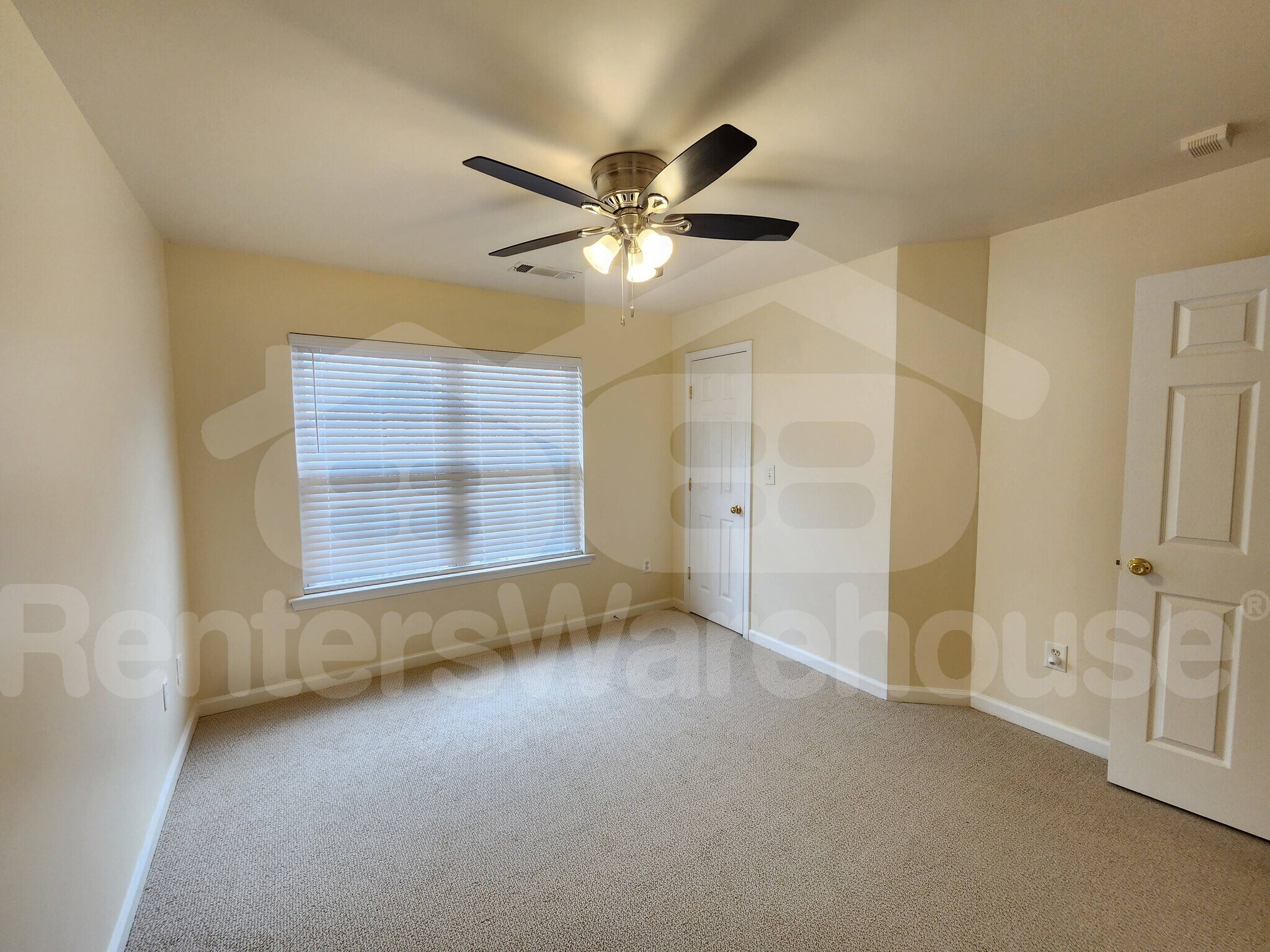 Building Photo - 1618 Cove Creek Cir