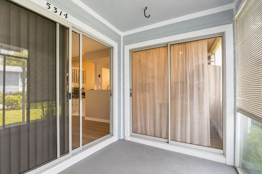 Building Photo - 5314 Sapphire Vly