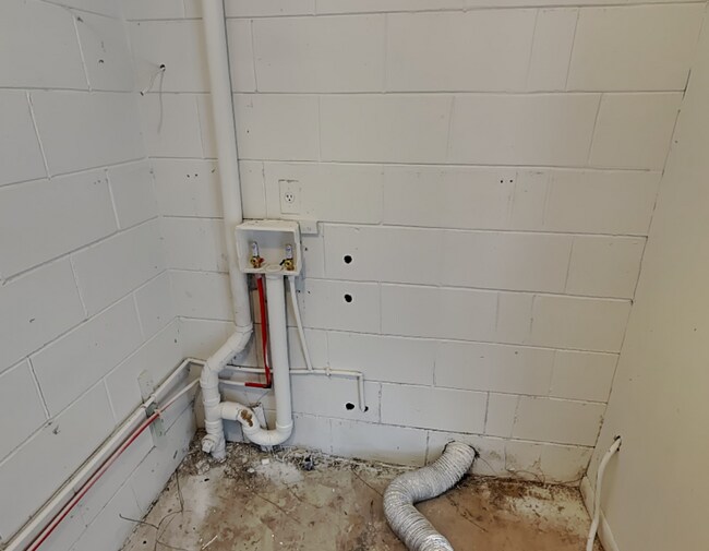 Building Photo - 9439 Lake Lotta Cir