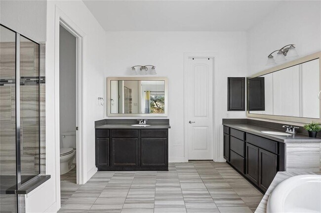 Building Photo - 15513 La Catania Way